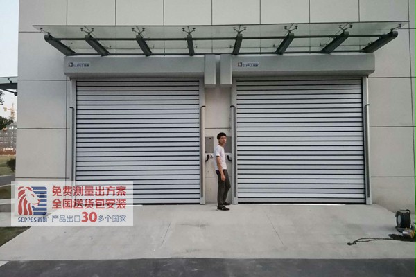 安全的快速門 安全的快速門