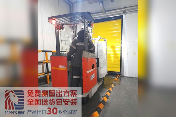 香蕉三级视频保溫快速卷簾門出口泰國項目